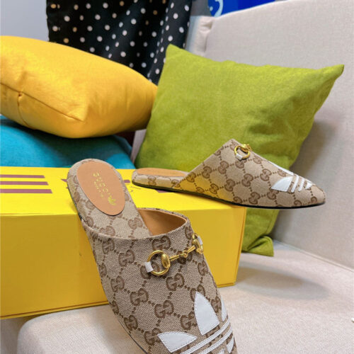 High Quality Luxury Gucci X Adidas Womens Trefoil Slipper – Style 96467 product detail