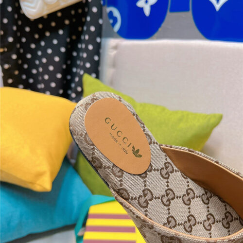 High Quality Luxury Gucci X Adidas Womens Trefoil Slipper – Style 96467 product detail