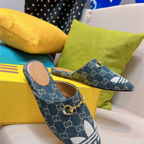 High Quality Luxury Gucci X Adidas Womens Trefoil Slipper – Style 30931 product detail