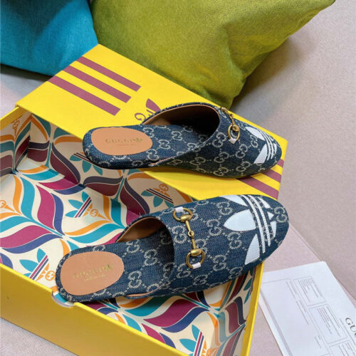 High Quality Luxury Gucci X Adidas Womens Trefoil Slipper – Style 30931 product detail
