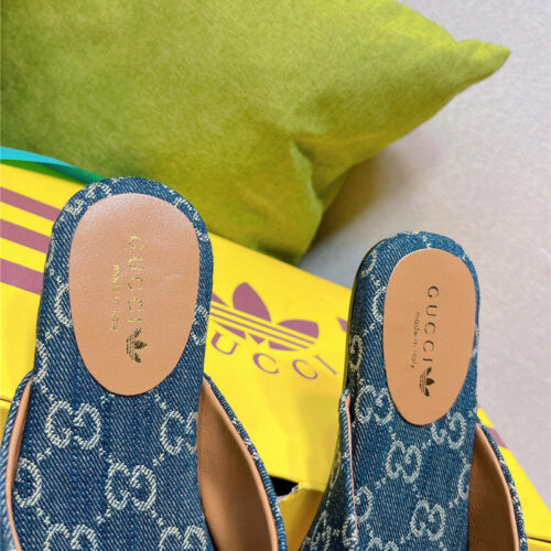 High Quality Luxury Gucci X Adidas Womens Trefoil Slipper – Style 30931 product detail