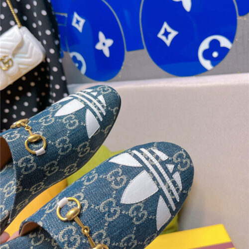 High Quality Luxury Gucci X Adidas Womens Trefoil Slipper – Style 30931 product detail