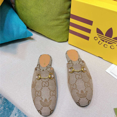High Quality Luxury Gucci X Adidas Womens Trefoil Slipper – Style 99859 product detail