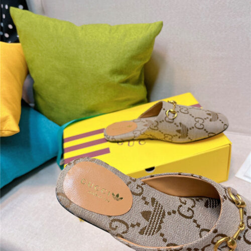 High Quality Luxury Gucci X Adidas Womens Trefoil Slipper – Style 99859 product detail