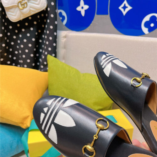 High Quality Luxury Gucci X Adidas Womens Trefoil Slipper product detail