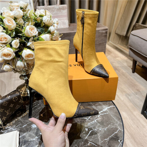 High Quality Luxury Louis Vuitton Cherie Pointed Ankle Boots – Style 07299 product detail