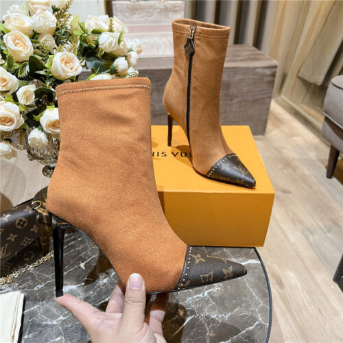High Quality Luxury Louis Vuitton Cherie Pointed Ankle Boots – Style 76227 product detail