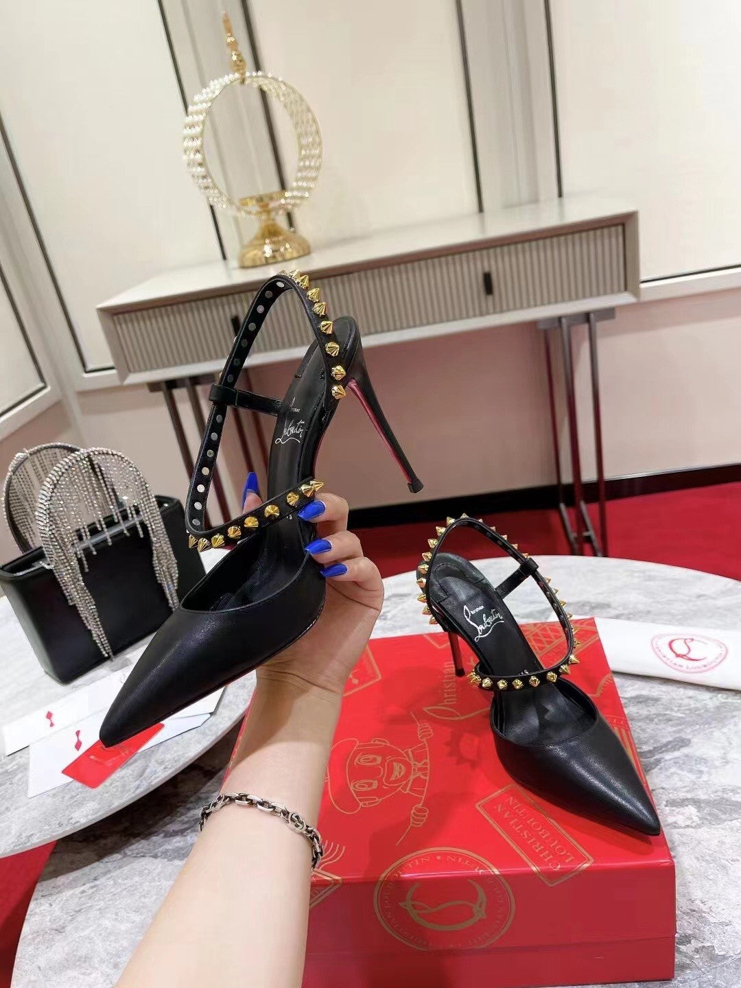 High Quality Luxury Christian Louboutin Lace Stud Sandals product detail