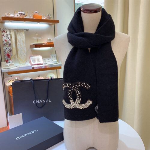 High Quality Luxury Chanel Logo Rhinestone Bead Gradient Scarf – Style 25115 product detail