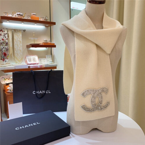 High Quality Luxury Chanel Logo Rhinestone Bead Gradient Scarf alternate view