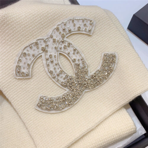 High Quality Luxury Chanel Logo Rhinestone Bead Gradient Scarf product detail