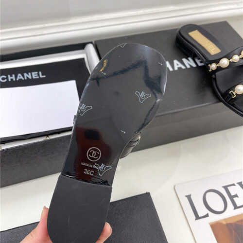High Quality Luxury Chanel Counter Catwalk Pearl Slippers – Style 86534 product detail