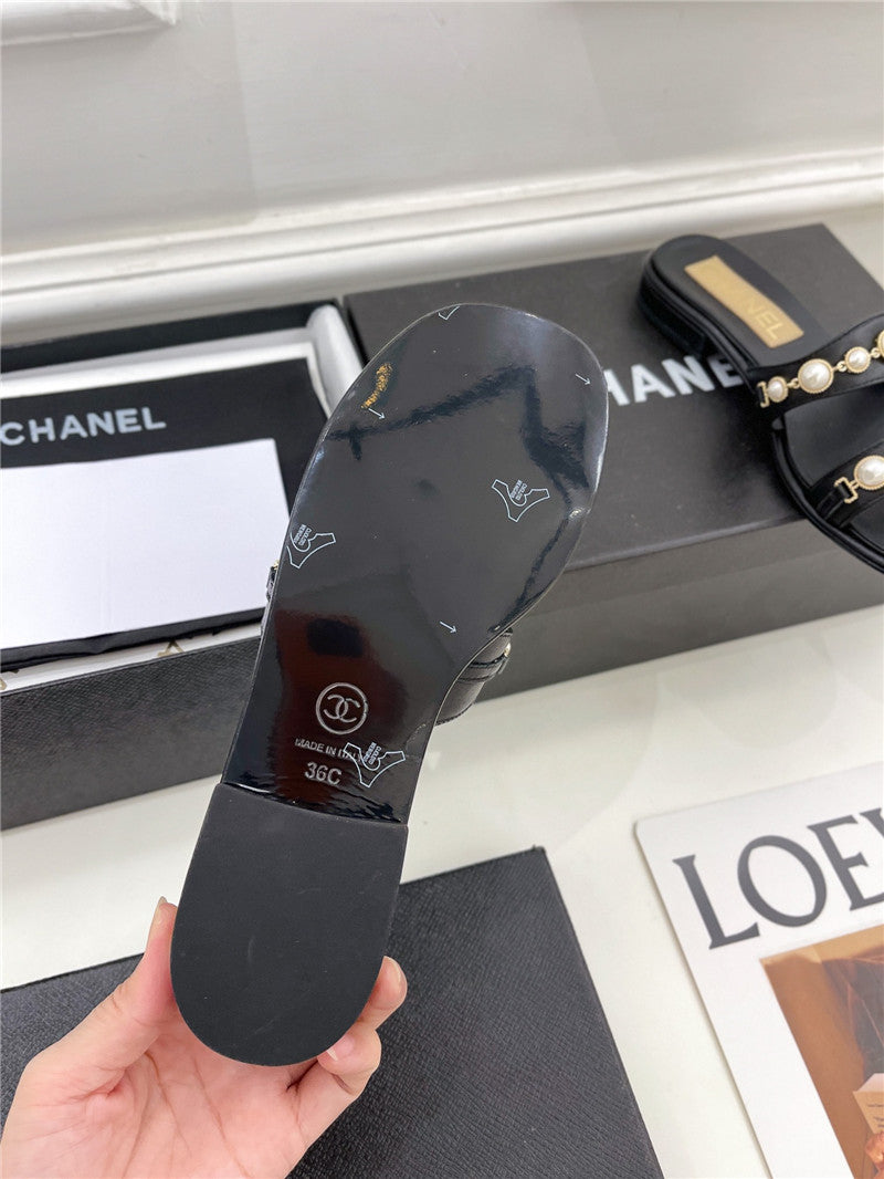 High Quality Luxury Chanel Counter Catwalk Pearl Slippers – Style 86534 product detail