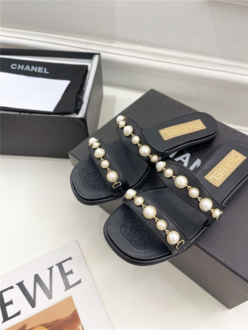 High Quality Luxury Chanel Counter Catwalk Pearl Slippers – Style 86534 product detail