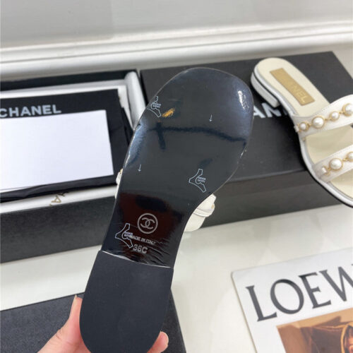 High Quality Luxury Chanel Counter Catwalk Pearl Slippers – Style 53766 product detail