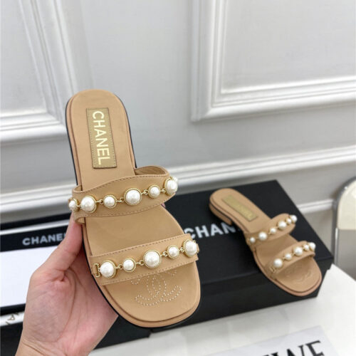 High Quality Luxury Chanel Counter Catwalk Pearl Slippers alternate view
