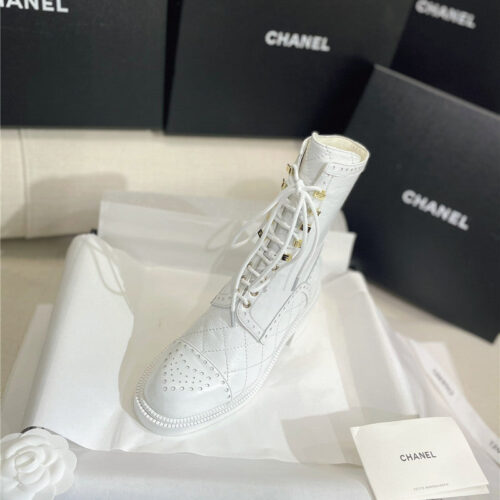 High Quality Luxury Chanel Diamond Leather Flat Martin Boots – Style 45766 product detail