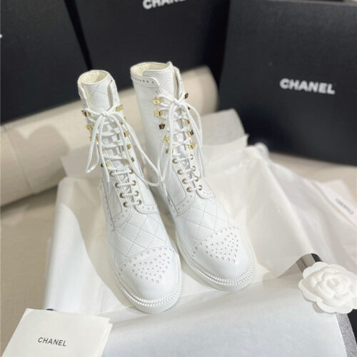 High Quality Luxury Chanel Diamond Leather Flat Martin Boots – Style 45766 alternate view