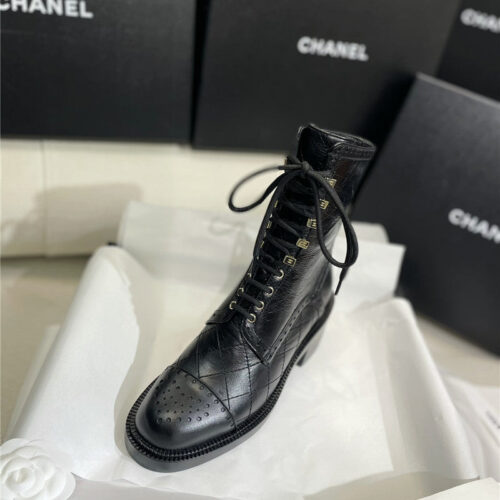 High Quality Luxury Chanel Diamond Leather Flat Martin Boots product detail