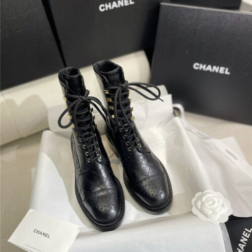 High Quality Luxury Chanel Diamond Leather Flat Martin Boots alternate view