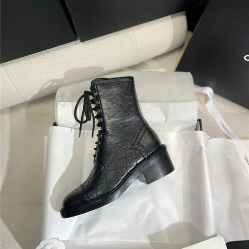 High Quality Luxury Chanel Diamond Leather Flat Martin Boots product detail