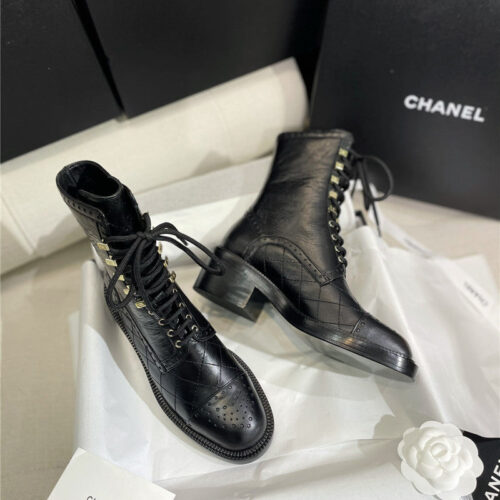 High Quality Luxury Chanel Diamond Leather Flat Martin Boots product detail