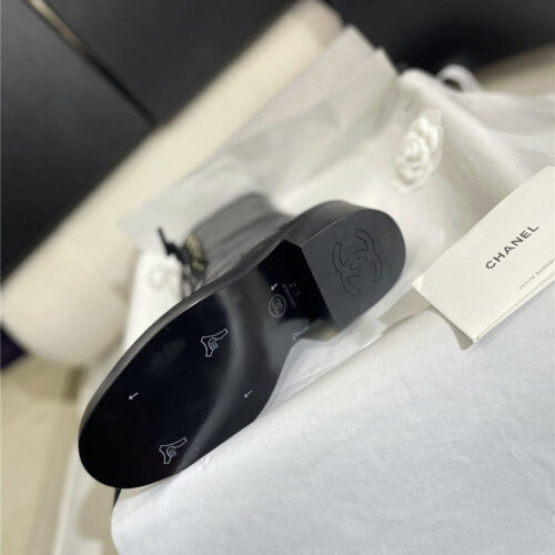 High Quality Luxury Chanel Diamond Leather Flat Martin Boots product detail