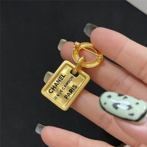 High Quality Luxury Chanel Second Hand Brooch – Style 50406 alternate view