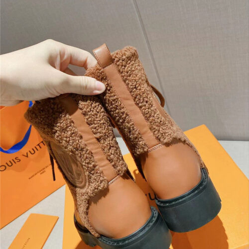 High Quality Luxury Louis Vuitton Lamb Wool Ankle Boots product detail