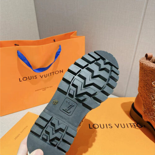 High Quality Luxury Louis Vuitton Lamb Wool Ankle Boots product detail