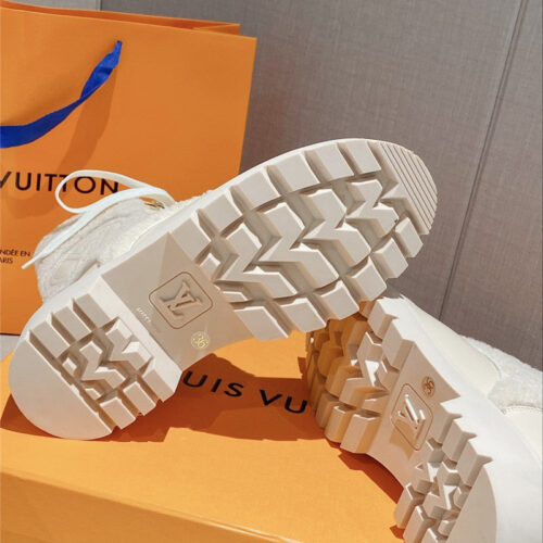 High Quality Luxury Louis Vuitton Lamb Wool Ankle Boots – Style 10499 product detail