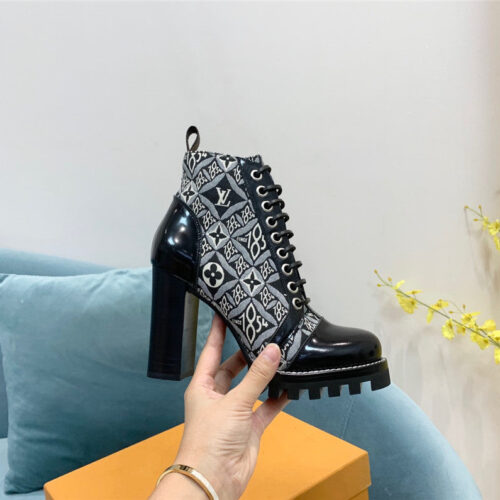 High Quality Luxury Louis Vuitton Lace Up Chunky Heel Ankle Boots – Style 79427 product detail