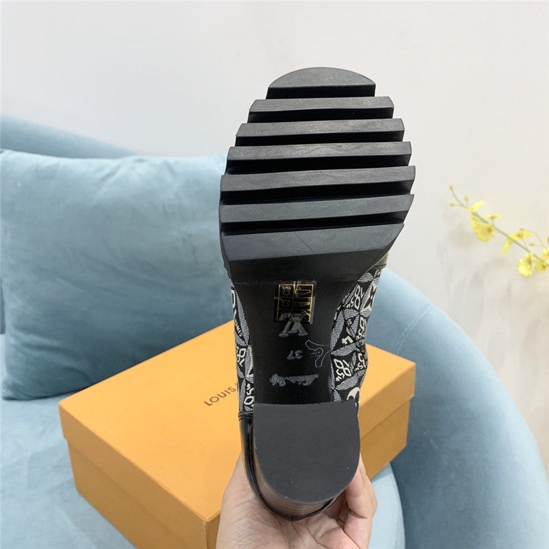 High Quality Luxury Louis Vuitton Lace Up Chunky Heel Ankle Boots – Style 79427 product detail