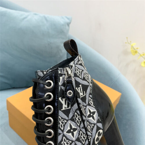 High Quality Luxury Louis Vuitton Lace Up Chunky Heel Ankle Boots – Style 79427 product detail