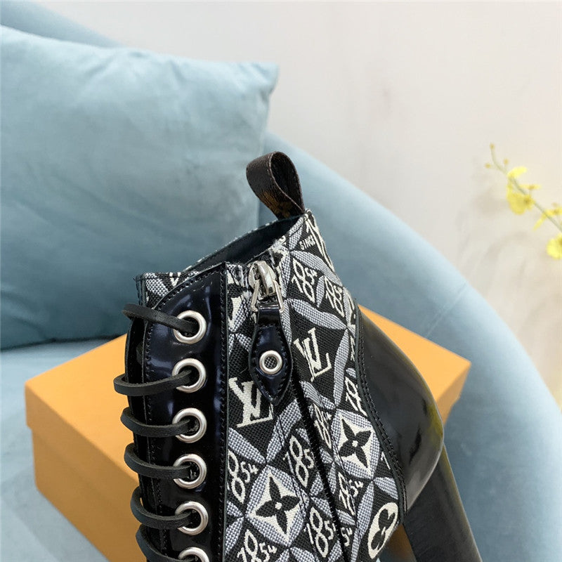 High Quality Luxury Louis Vuitton Lace Up Chunky Heel Ankle Boots – Style 79427 product detail