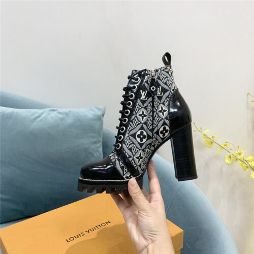 High Quality Luxury Louis Vuitton Lace Up Chunky Heel Ankle Boots – Style 79427 product detail