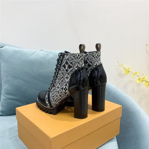 High Quality Luxury Louis Vuitton Lace Up Chunky Heel Ankle Boots – Style 79427 product detail