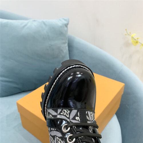 High Quality Luxury Louis Vuitton Lace Up Chunky Heel Ankle Boots – Style 79427 product detail
