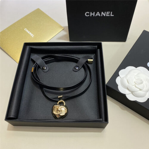High Quality Luxury Chanel Metal Leather Heart Cc Necklace product detail