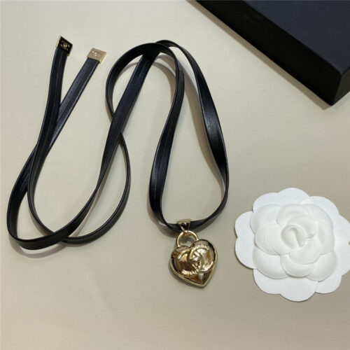 High Quality Luxury Chanel Metal Leather Heart Cc Necklace product detail