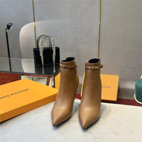High Quality Luxury Louis Vuitton Logo Signature Ankle Boots – Style 80515 alternate view