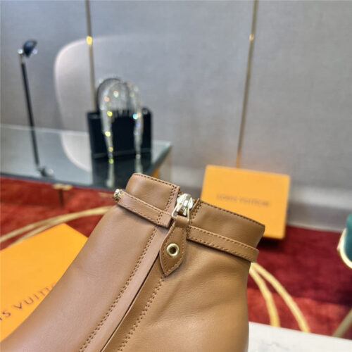 High Quality Luxury Louis Vuitton Logo Signature Ankle Boots – Style 80515 product detail