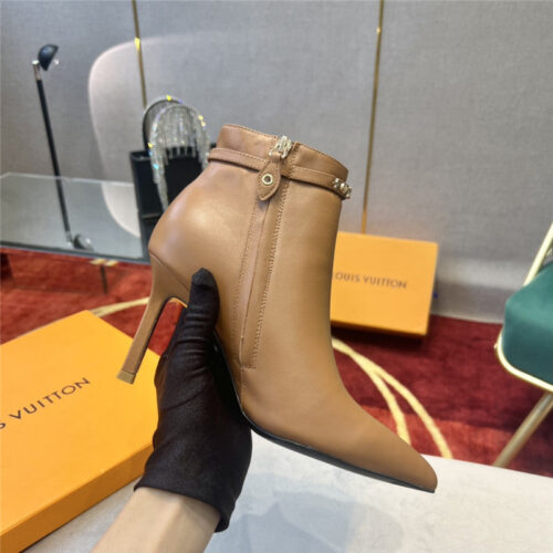 High Quality Luxury Louis Vuitton Logo Signature Ankle Boots – Style 80515 product detail