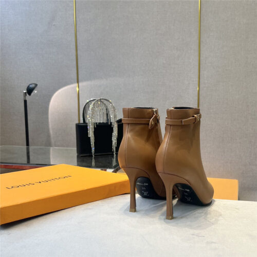 High Quality Luxury Louis Vuitton Logo Signature Ankle Boots – Style 80515 product detail