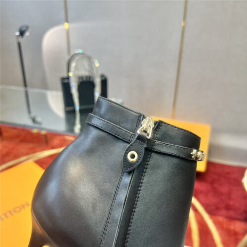 High Quality Luxury Louis Vuitton Logo Signature Ankle Boots – Style 46051 product detail