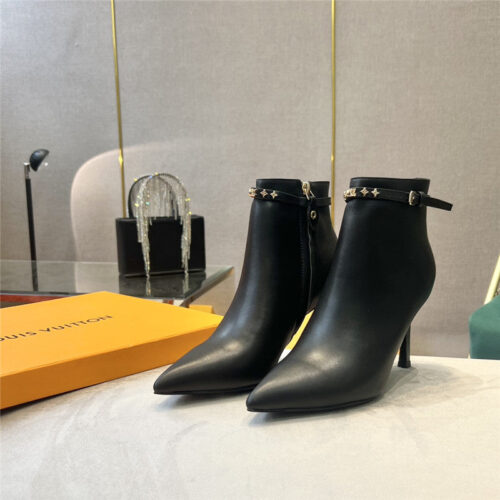 High Quality Luxury Louis Vuitton Logo Signature Ankle Boots – Style 46051 alternate view