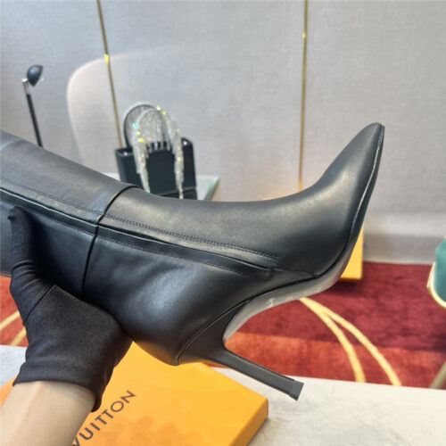 High Quality Luxury Louis Vuitton Logo Signature Boots – Style 09891 product detail