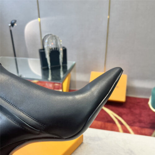 High Quality Luxury Louis Vuitton Logo Signature Boots – Style 09891 product detail