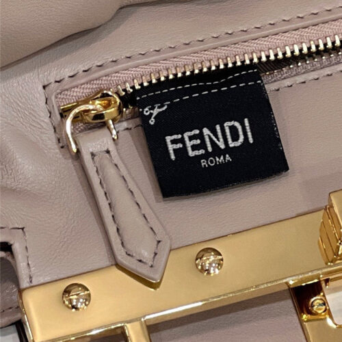 High Quality Luxury Fendi Peekaboo Small Bag product detail