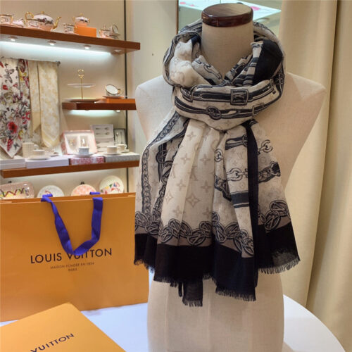 High Quality Luxury Louis Vuitton Monogram Forever Cashmere Scarf product detail